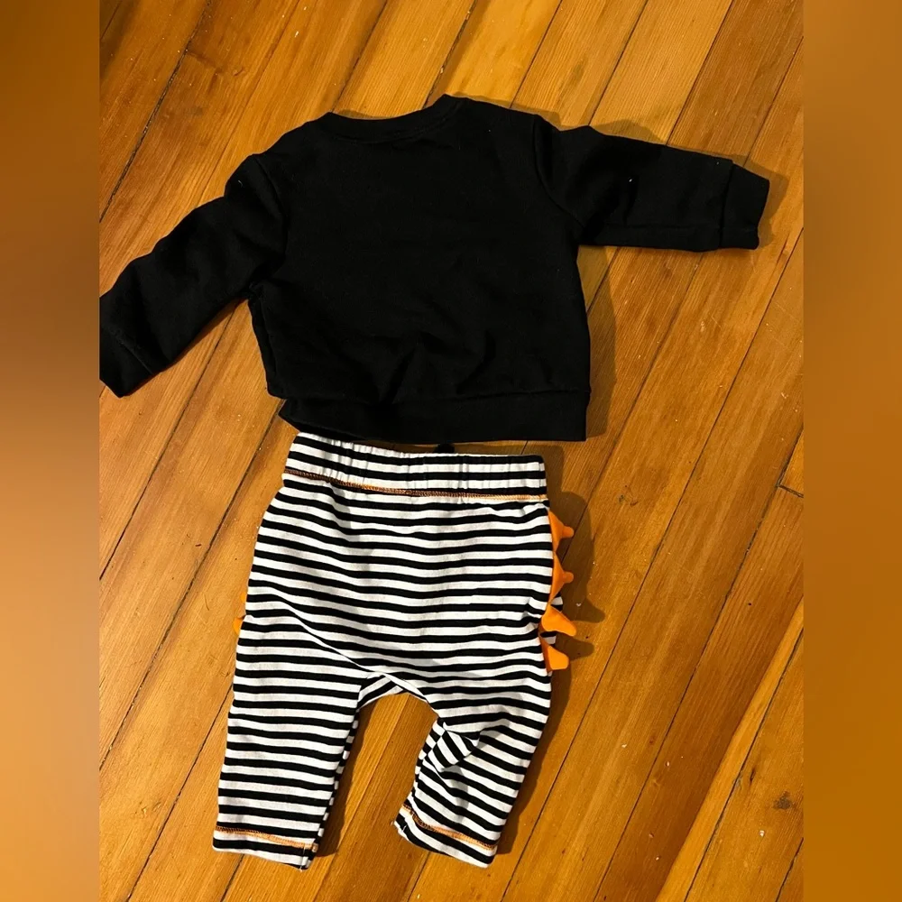Cat & Jack Halloween Milk Monster Outfit, 3-6 months - Picture 2 of 3